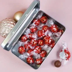 Adventskalender mit 24 Lindorkugeln und Namensaufdruck