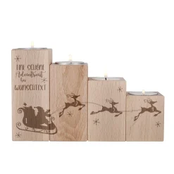 Adventskranz aus Holzteelichthaltern mit Schlitten vom Weihnachtsmann und Wunschtext graviert