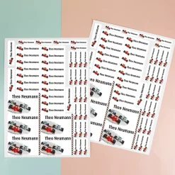 Aufkleber-Set mit Rennwagen und Wunschnamen
