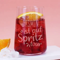 Auf Spritztour - Trinkglas mit Namensgravur