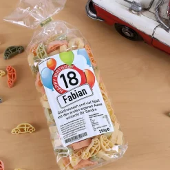 Auto-Nudeln zum 18. Geburtstag mit persönlichem Etikett