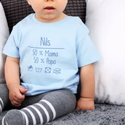 Babyshirt in blau mit Name und lustiger Waschanleitung