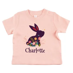 Babyshirt in pastellrosa mit Name und Osterhase