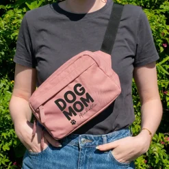 Bauchtasche 'Dog Mom' personalisiert mit Name in Schwarz o. Rosa | Gürteltasche für Hunde Mama & Frauen