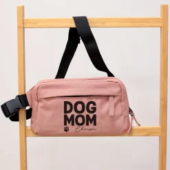 Bauchtasche 'Dog Mom' personalisiert mit Name in Schwarz o. Rosa | Gürteltasche für Hunde Mama & Frauen