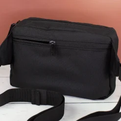 Bauchtasche mit Name personalisiert in schwarz oder rosa | Gürteltasche als Geschenk für Frauen