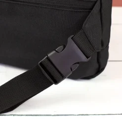 Bauchtasche mit Name personalisiert in schwarz oder rosa | Gürteltasche als Geschenk für Frauen