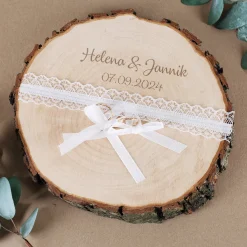 Baumscheibe mit Gravur ideal für Hochzeitsringe oder als Tischdeko