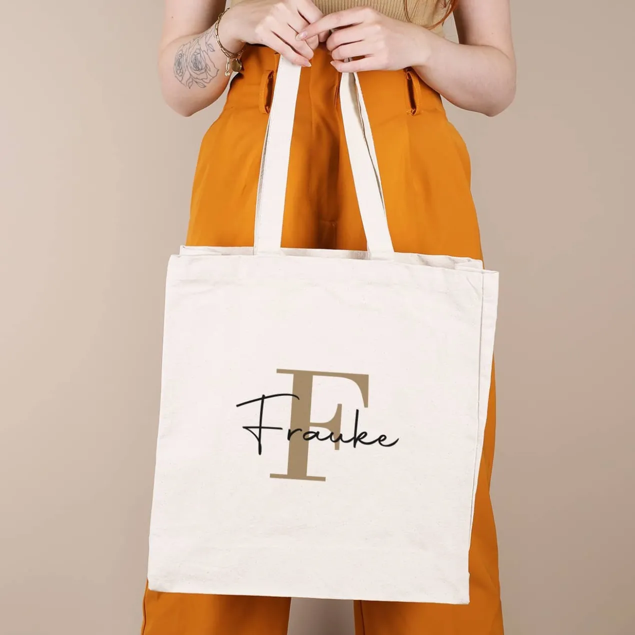 Baumwollshopper mit Initiale und Name in 4 verschiedenen Farben