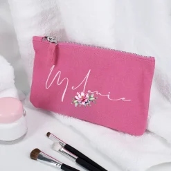 Beautycase mit Magnolienblüte und Name