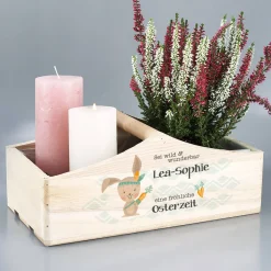 bedruckte Holzkiste zum Bepflanzen - Osterhase als Indianer mit Möhre