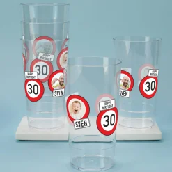 Bedruckter Stapelbecher mit Ihren Bildern und Verkehrszeichenmotiv