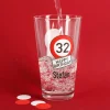 Bedrucktes Trinkglas zum Geburtstag mit Verkehrszeichen