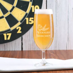 Bierchen Pilstulpe graviert mit Hopfenmotiv und Name von Leonardo