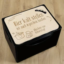 Bier kalt stellen ist wie kochen - Bierkastendeckel als Sitz mit persönlicher Gravur