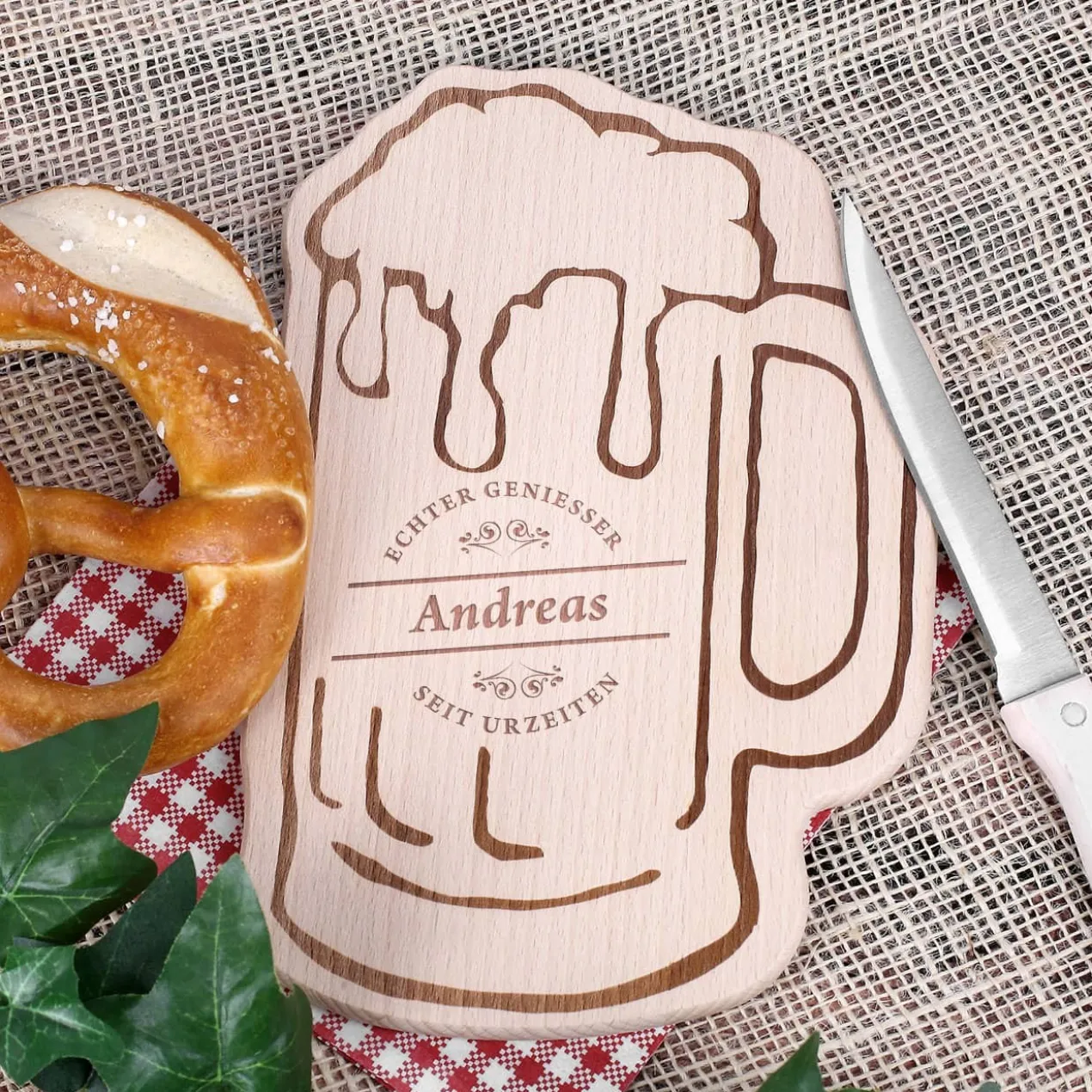 Bierkrug-Brettchen mit Genießermotiv graviert