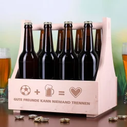 Bierträger aus Holz für Fußballfans mit Wunschtext graviert
