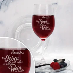 Biorebe Wein und Weinglas in personalisierter Geschenkverpackung