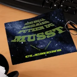 Brillenputztuch mit Galaxie-Motiv und Wunschname bedruckt