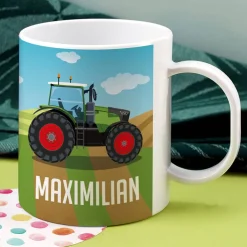 Bruchfeste Kindertasse mit grünem Traktor und Name