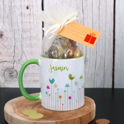 Bunte Tasse mit Frühlingsmotiv