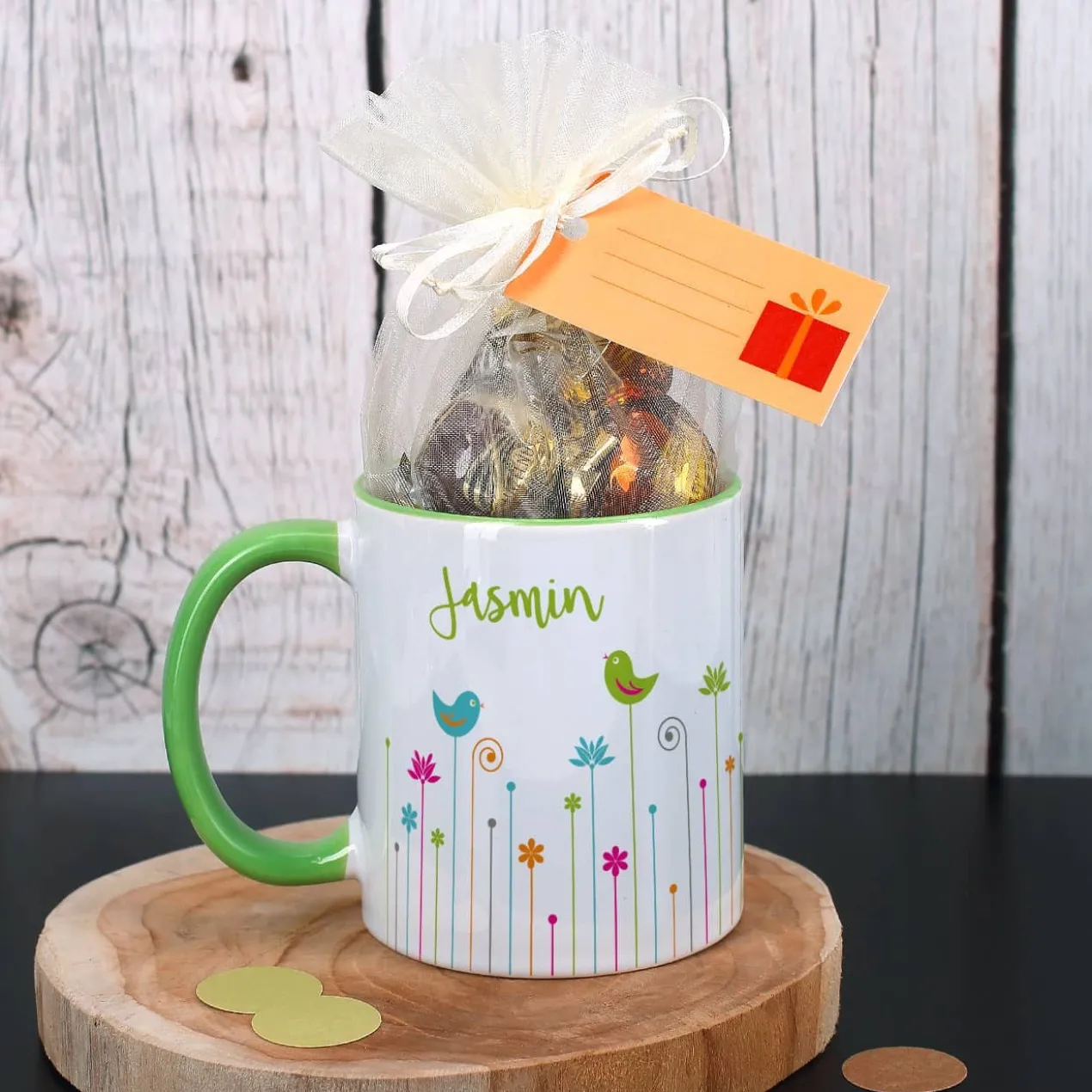 Bunte Tasse mit Frühlingsmotiv