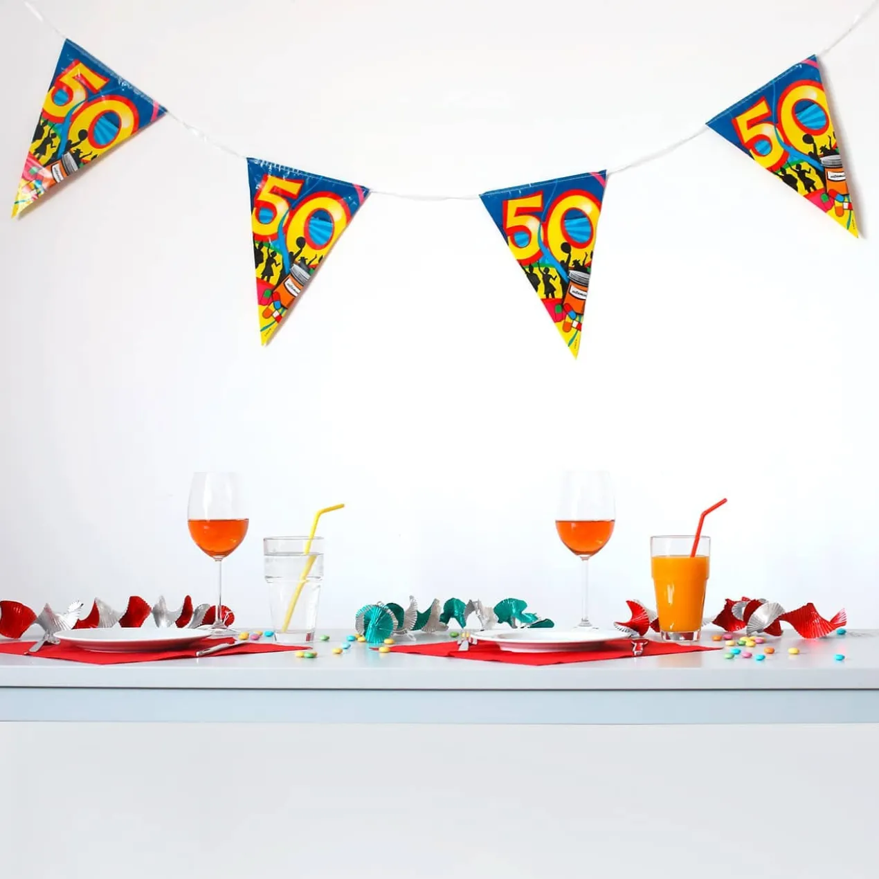 Bunte Wimpelkette zum 50. Geburtstag