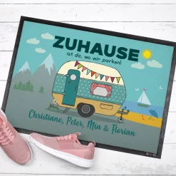 Camping-Fußmatte mit Wohnwagen und Wunschtext