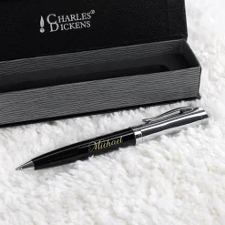 Charles Dickens Kugelschreiber in Schwarz Silber mit Namensgravur
