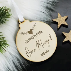 Christbaumkugel als Andenken an einen geliebten Menschen mit Gravur