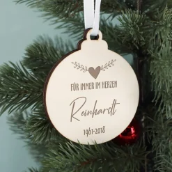 Christbaumkugel als Andenken an einen geliebten Menschen mit Gravur