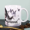 Coole Anime Tasse mit sechs Charakteren und Name