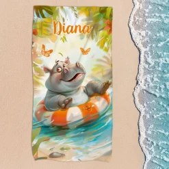 Cooles Handtuch mit verschiedenen Tieren bei Sommeraktivitäten und Name bedruckt
