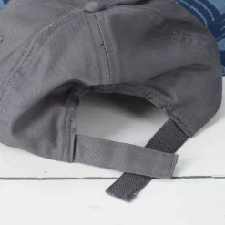 Dunkelgraues Basecap für Kinder mit Name bestickt