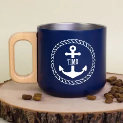 Edelstahl Tasse mit Anker & Name personalisiert | Maritimer Becher mit Holzgriff in Marine Blau 400ml