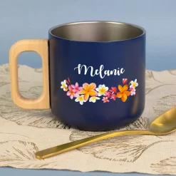 Edelstahl Tasse mit Holzgriff, Blumen Motiv & Name personalisiert | Nachhaltiges Geschenk für Frauen