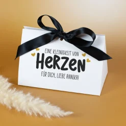 Edle Geschenkverpackung 'Eine Kleinigkeit von Herzen' mit Wunschtext personalisiert | 3 Größen
