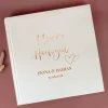 Edles Hochzeitsalbum mit glänzender Prägung personalisiert mit Namen und Datum | Fotobuch zur Hochzeit