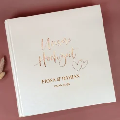 Edles Hochzeitsalbum mit glänzender Prägung personalisiert mit Namen und Datum | Fotobuch zur Hochzeit