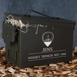 Edles Whisky-Geschenkset in original Munitionsbox mit gravierten Whiskygläsern und Feldflasche