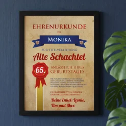 Ehrenurkunde Alte Schachtel im Bilderrahmen