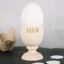 Eierbecher aus Holz mit Name