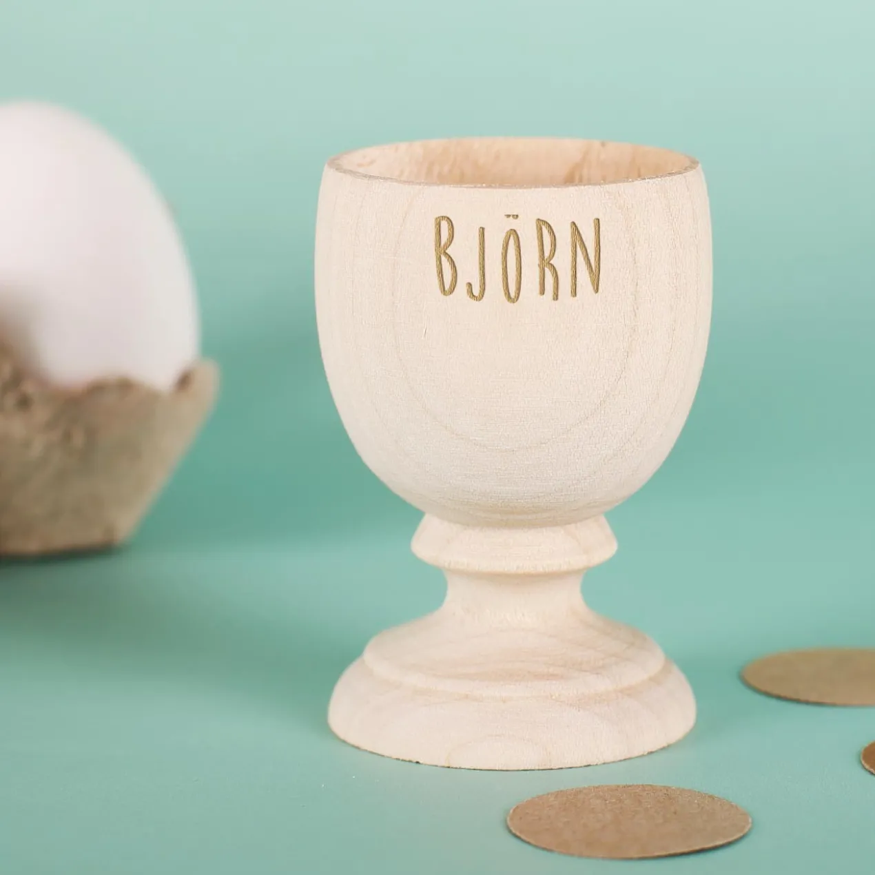Eierbecher aus Holz mit Name