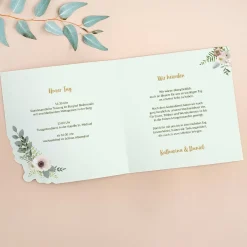 Einladungskarte zur Hochzeit mit Blüten in Watercolor-Optik