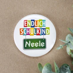 Endlich Schulkind - Button mit Wunschname, 56 mm