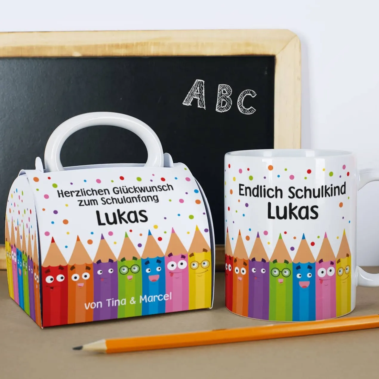 Endlich Schulkind Tasse mit Name in persönlicher Tassentasche