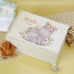 Erinnerungsbox mit Nilpferden, Wunschname und Geburtsdatum