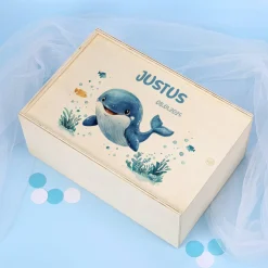 Erinnerungsbox mit Wal, Wunschname und Geburtsdatum