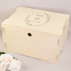 Erinnerungsbox zur Hochzeit personalisiert mit Gravur | clipfritz® Aufbewahrungskiste aus Holz