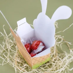 Faltschachtel zu Ostern mit 3 Lindorkugeln und Ihrem Wunschnamen